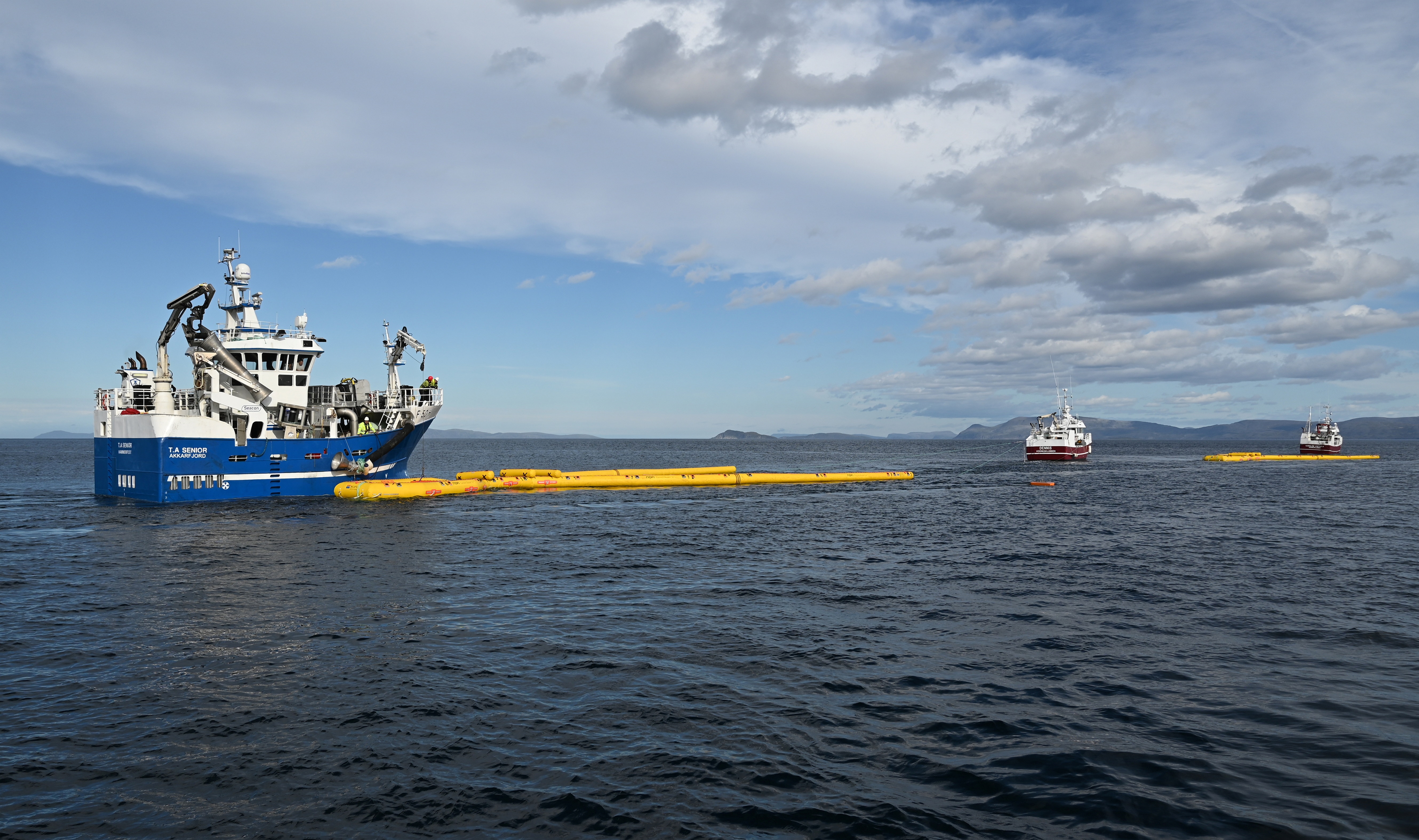 Hammerfest 2. - 5. september 2024 ble det gjennomf&oslash;rt en regional &oslash;velse innenfor akutt forurensning (oljevern) for IUA Vest-Finnmark og IUA Midt-Finnmark. I tillegg til mannskaper og utstyr fra de to IUA-ene, deltok ogs&aring; personell med utstyr fra NOFO og Kystverket.